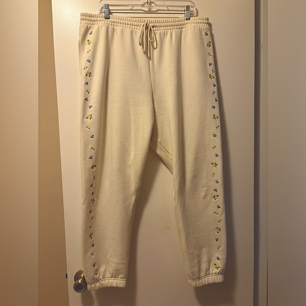 Pink brand daisy trim joggers